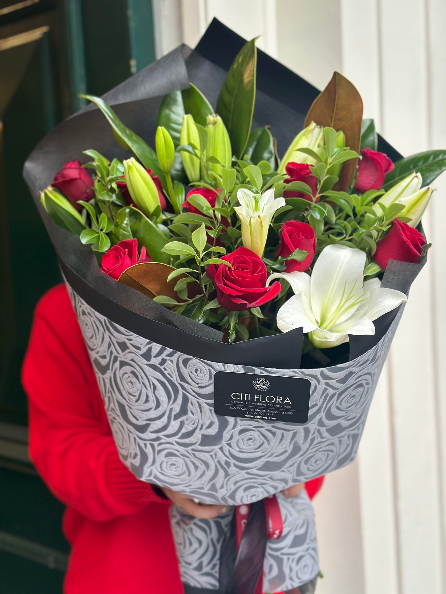 (A10) Lilies and Roses
