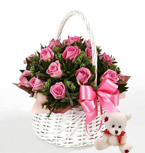 (AV21) Pink Roses in a Basket