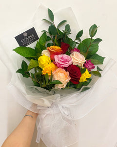 (AV14) Dozen Mixed Roses Bouquet